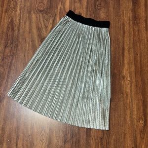 Women sole skirt metallic-gold